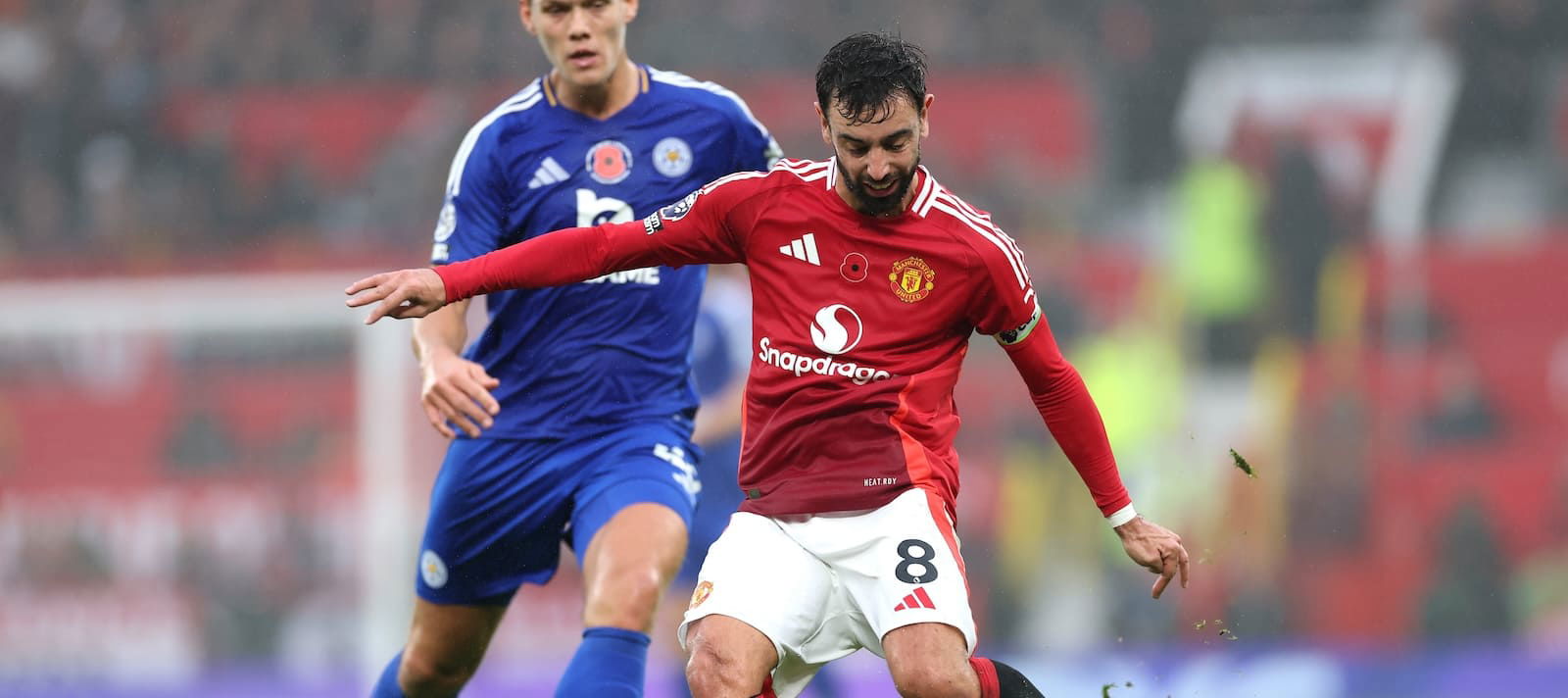 7-key-passes,-4-ground-duels,-4-tackles:-united-hero-in-win-vs.-leicester-marked-huge-club-career-milestone-in-style