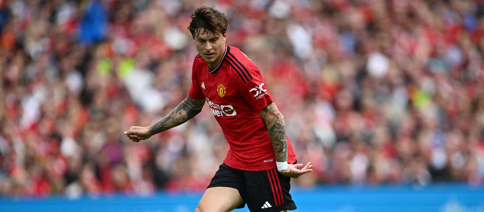 serie-a-giants-involved-in-three-way-transfer-tussle-for-long-serving-united-defender-–-report