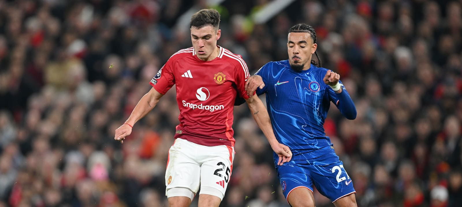 “demands-a-lot…”:-summer-signing-finally-opens-up-about-slow-start-to-life-as-a-united-player