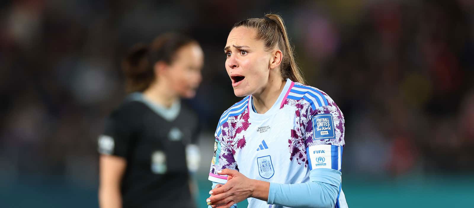 “i-had-to-go-to-the-bathroom-to-cry”:-ex-united-women-star-opens-up-on-hitting-“rock-bottom”-at-the-club