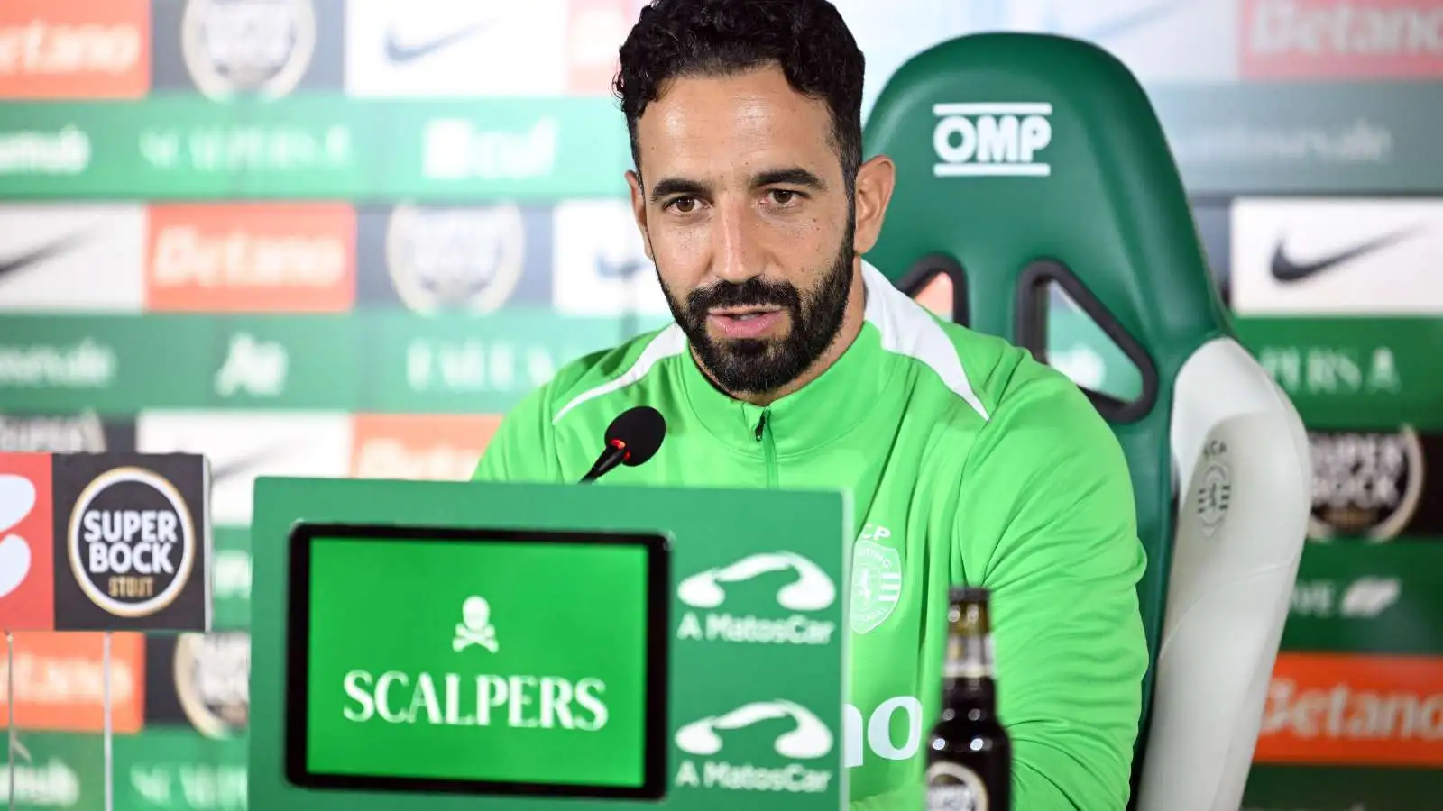 man-utd-transfer:-player-amorim-‘already-planning’-to-sign-revealed-as-ratcliffe-‘assesses options’