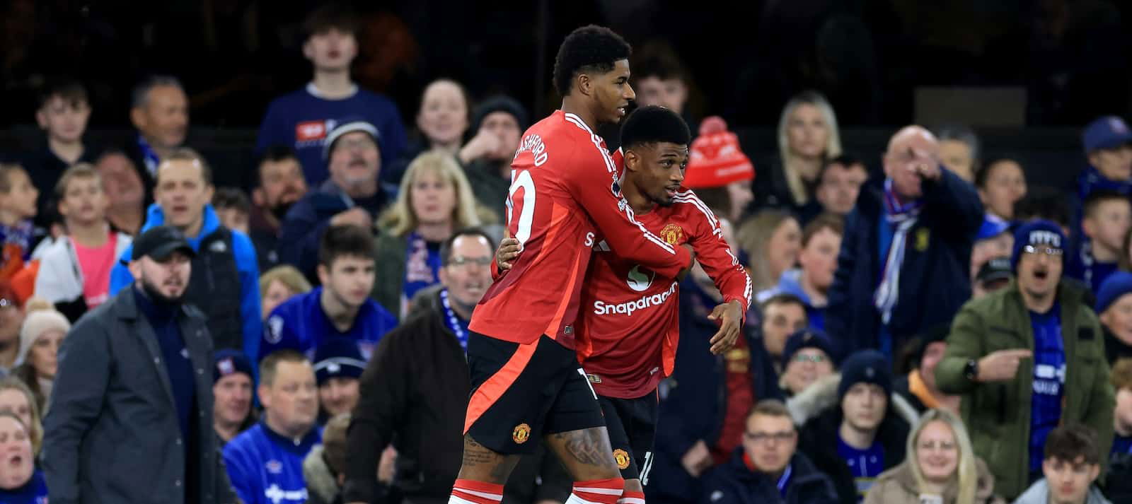 91%-passing,-2/2-long-balls:-united-youngster-shows-slick-playmaking-skills-in-1-1-draw-with-ipswich