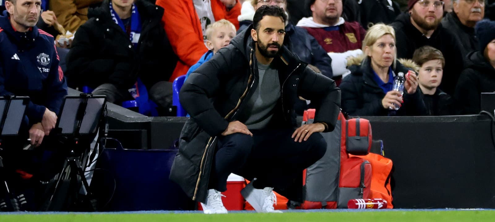 ed-sheeran-causes-awkward-moment-for-ruben-amorim-after-united’s-frustrating-display-at-ipswich