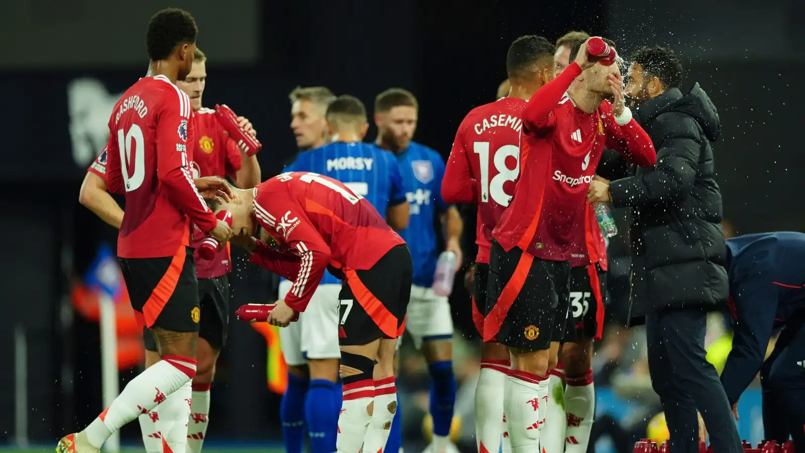 one-man-utd-player-‘clueless’-and-the-rest-‘average’-bar-two-players!