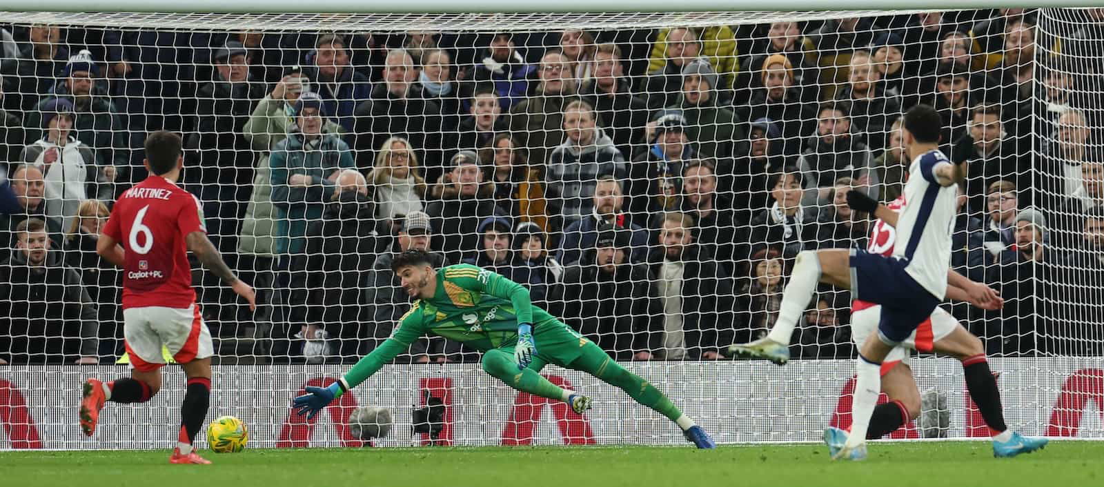 amorim-made-this-fundamental-mistake-that-cost-united-their-place-in-the-carabao-cup-vs-spurs