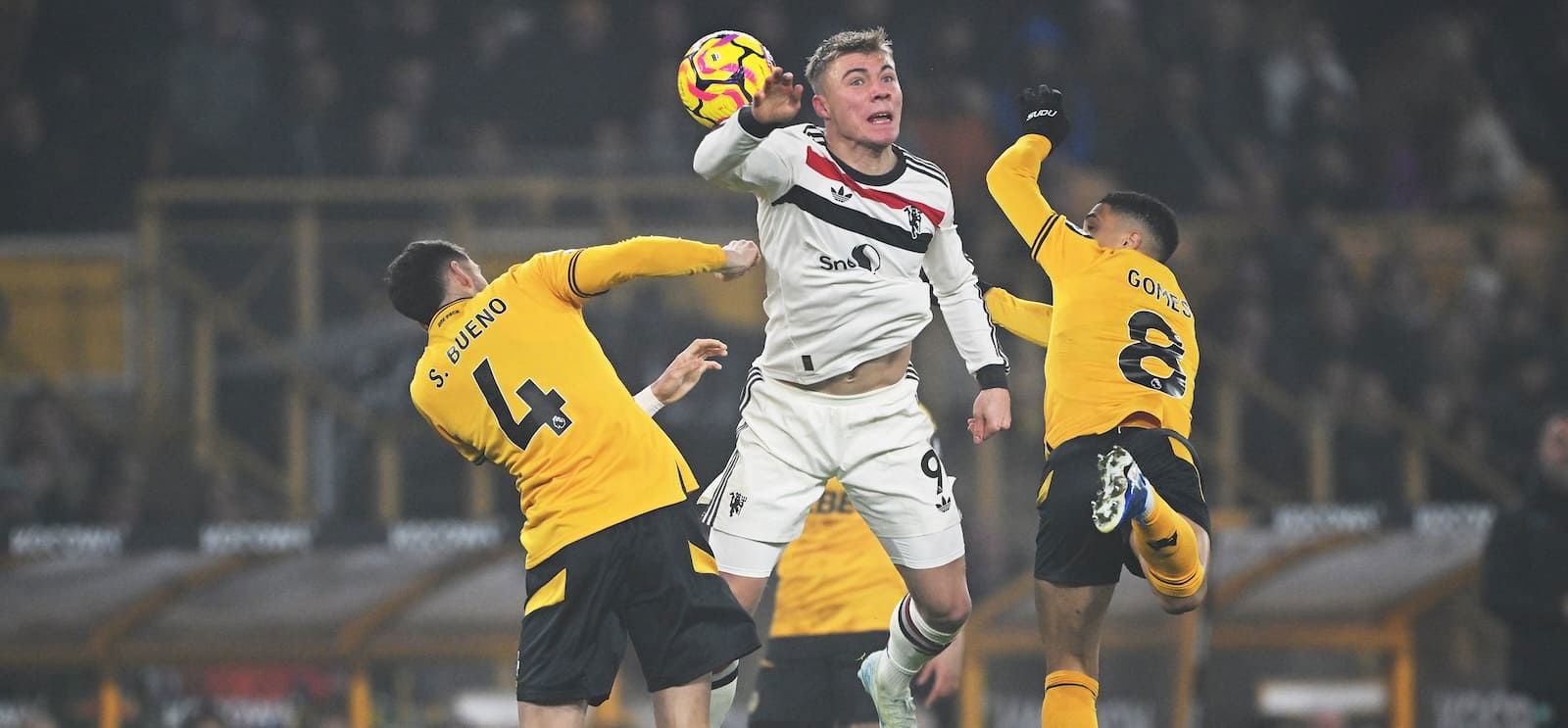 0-shots,-0-dribbles,-5-passes,-1/5-ground-duels:-united-star-was-woefully-out-of-his-depth-in-loss-to-wolves