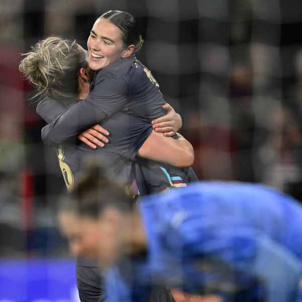 united-women’s-potential-shown-in-england-win