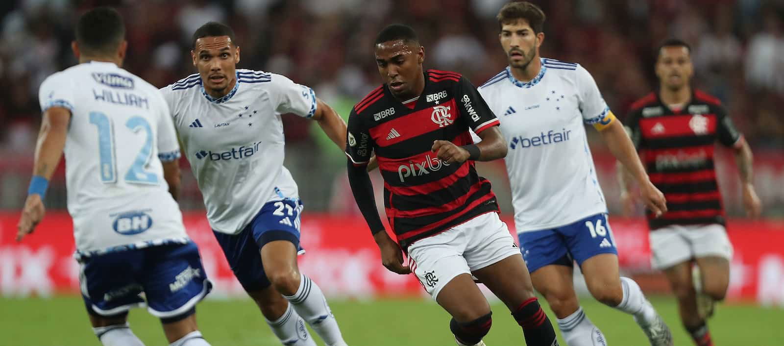 united-set-their-sights-on-18-yo-sensation-with-e50m-release-clause,-could-replace-ten-hag’s-flop-signing-–-report