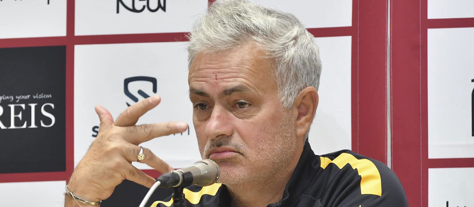 ex-united-manager-reignites-bitter-rivalry-with-pl-boss-with-latest-brutal-remarks