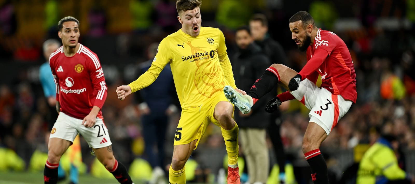 “he-did-a-great-job”:-ten-hag-signing-destined-for-the-scrap-heap-earns-praise-from-amorim-after-derby-win