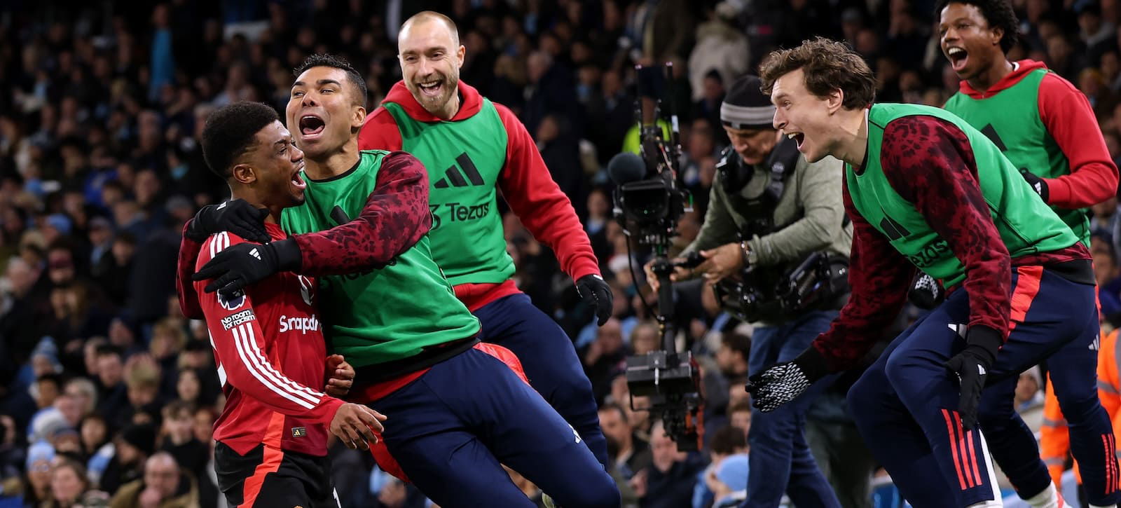 out-of-favour-united-trio-offered-to-mourinho-with-former-united-boss-especially-keen-on-e35m-star-–-report