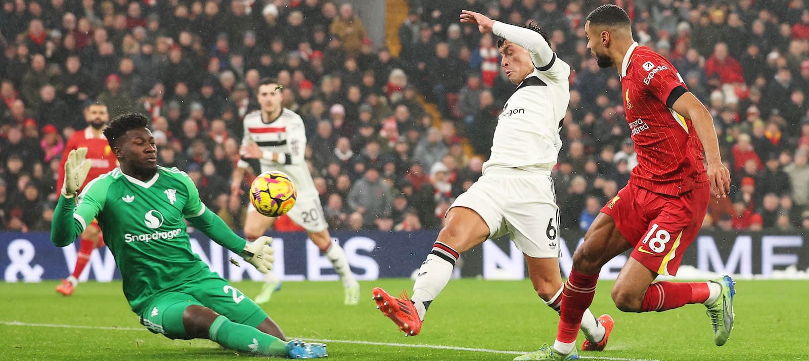 brilliant-united-duo-named-in-pl-and-european-teams-of-the-week-after-outstanding-performances-vs.-liverpool