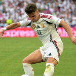 united-“likely”-to-beat-liverpool-in-race-to-sign-in-form-premier-league-full-back-–-report