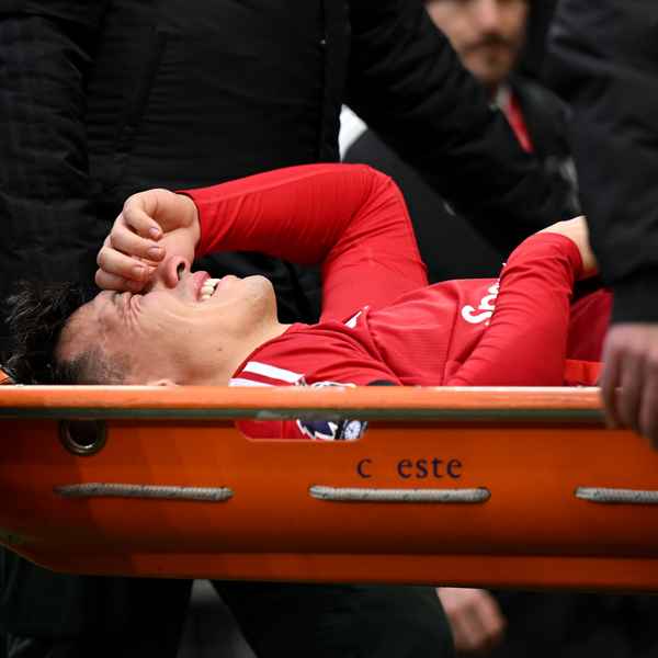 amorim-fears-martinez-injury-is-serious