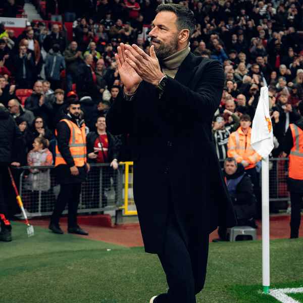 how-to-watch-and-follow-united-v-leicester