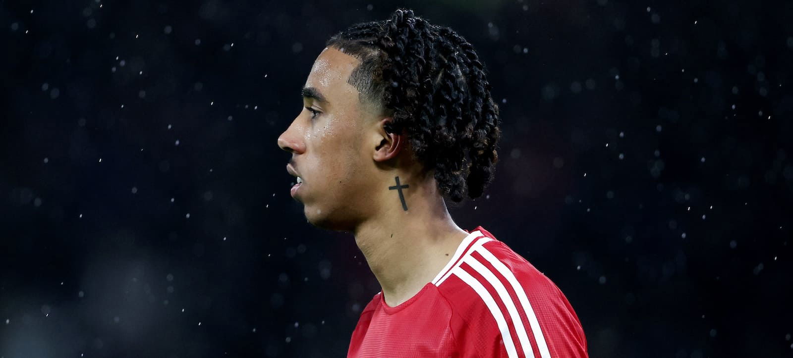 leny-yoro-reveals-dressing-room’s-true-feelings-on-amorim-amid-suggestions-of-a-growing-rift leny-yoro-reveals-dressing-room’s-true-feelings-on-amorim-amid-suggestions-of-a-growing-rift