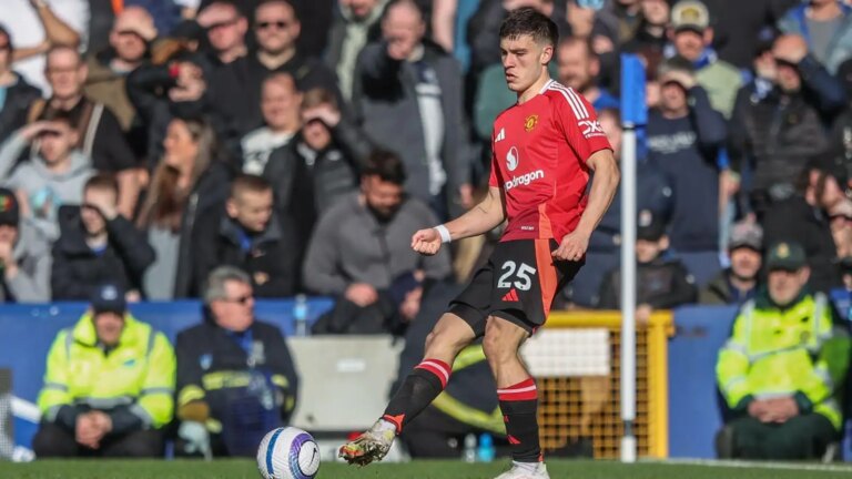 Man Utd transfers: Atletico Madrid eye Man Utd midfielder slammed by Ally McCoist vs Everton