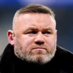 rooney-accuses-man-utd-team-mates-of-giving-red-devils-flop-‘no-help’-in-staunch-defence