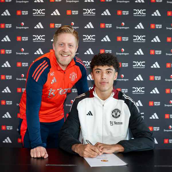 wheatley-signs-new-united-contract wheatley-signs-new-united-contract