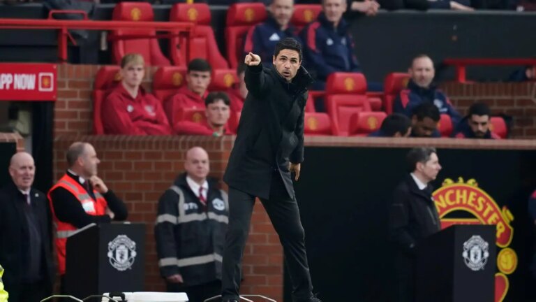 Arteta holding Arsenal back with robotic football as Manchester United better in draw