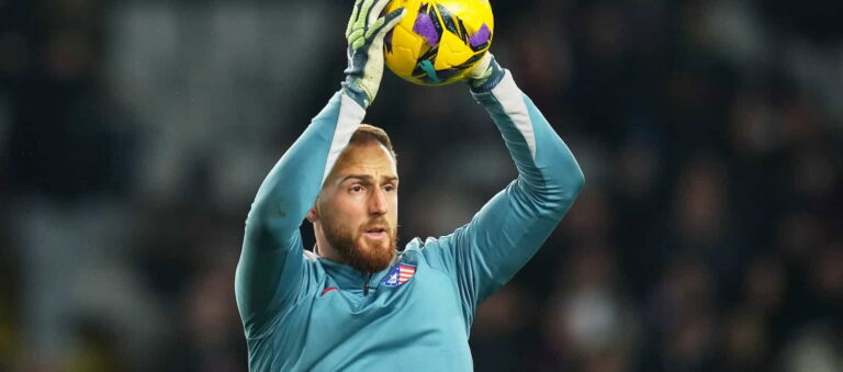 United target world-class keeper to replace beleaguered Onana, just £25m would seal the deal – report