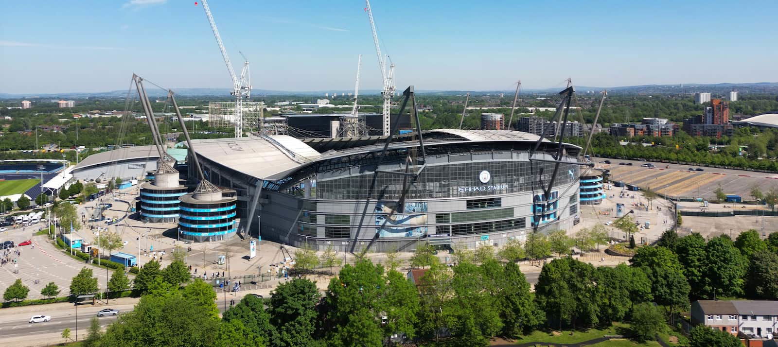 brainless-decision-cost-united-2-billion-and-made-city-into-treble-winners,-claims-manchester-mp
