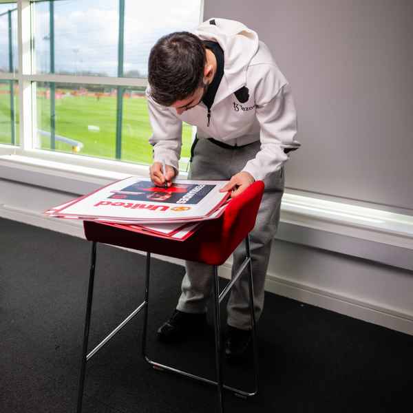 win-signed-fernandes-posters win-signed-fernandes-posters