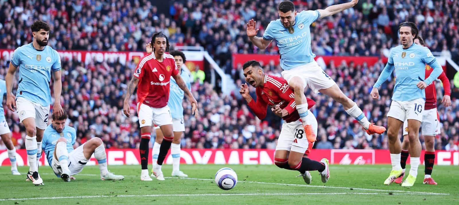 11-tackles,-13-duels,-76%-passing:-united-veteran-rolled-back-the-years-with-all-action-showing-against-man-city