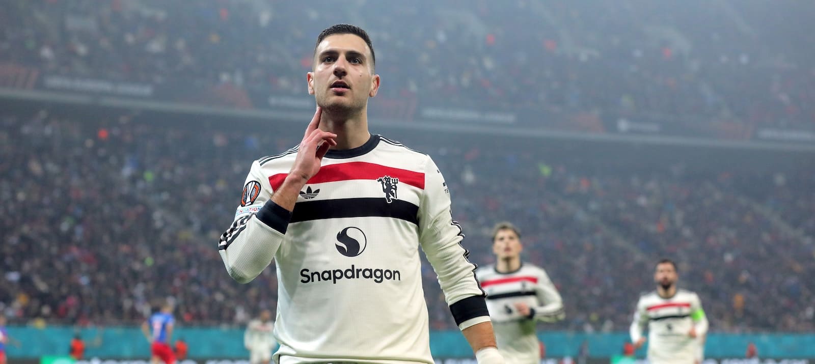 video:-ever-present-united-star-explains-how-cristiano-ronaldo’s-example-has-helped-him-transform-his-game