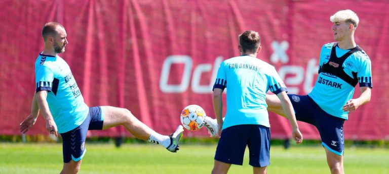 Christian Eriksen tells Rasmus Hojlund exactly what he must do as he aims to “score 100 goals tomorrow”