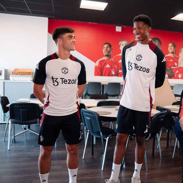 obi-and-amass-pay-tribute-to-academy-coaches