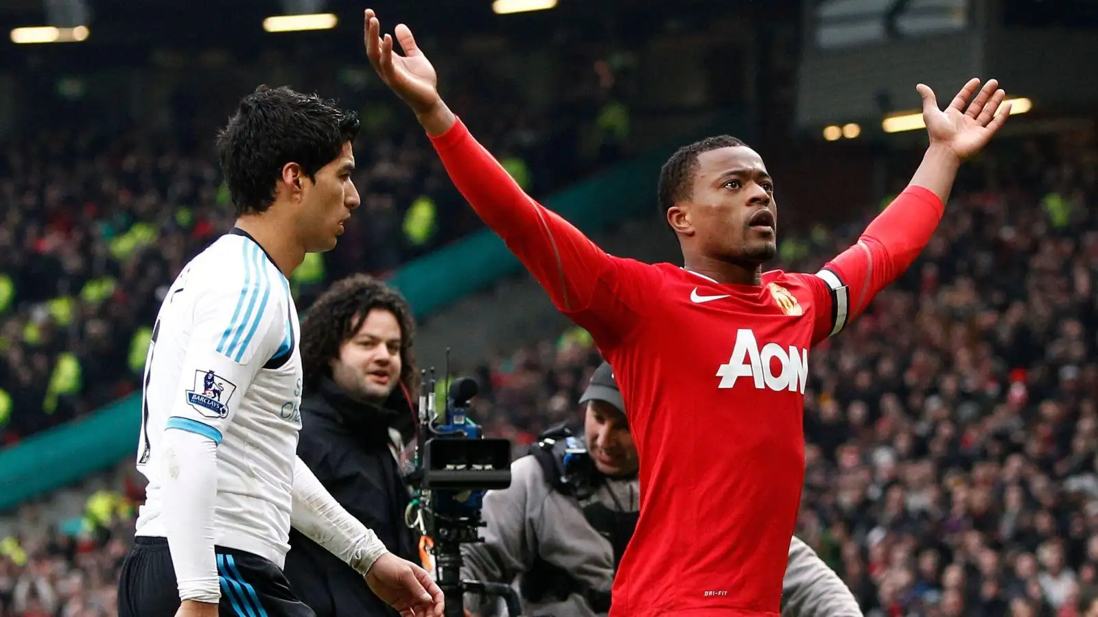 ‘he-can-bite-me’-–-man-utd-icon-patrice-evra-calls-out-luis-suarez-in-shock-mma-announcement