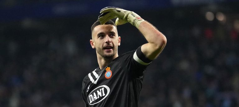 United submit first offer for La Liga goalkeeper in desperate attempt to replace Onana – report