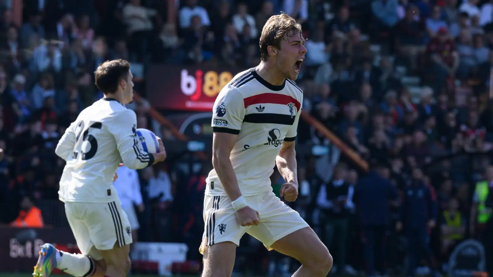 hojlund-saves-meek-and-mild-man-united-from-yet-another-premier-league-defeat