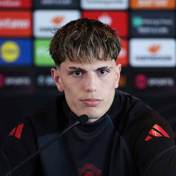 garnacho-plays-down-ronaldo-comparisons