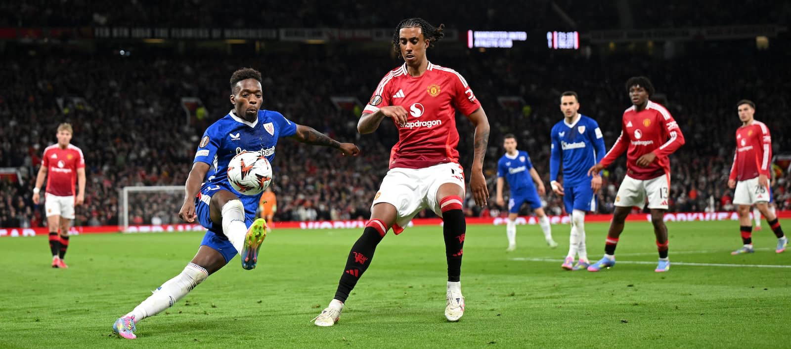 video:-joy-for-united-as-yoro,-dalot-and-zirkzee-filmed-in-full-training-ahead-of-europa-league-final