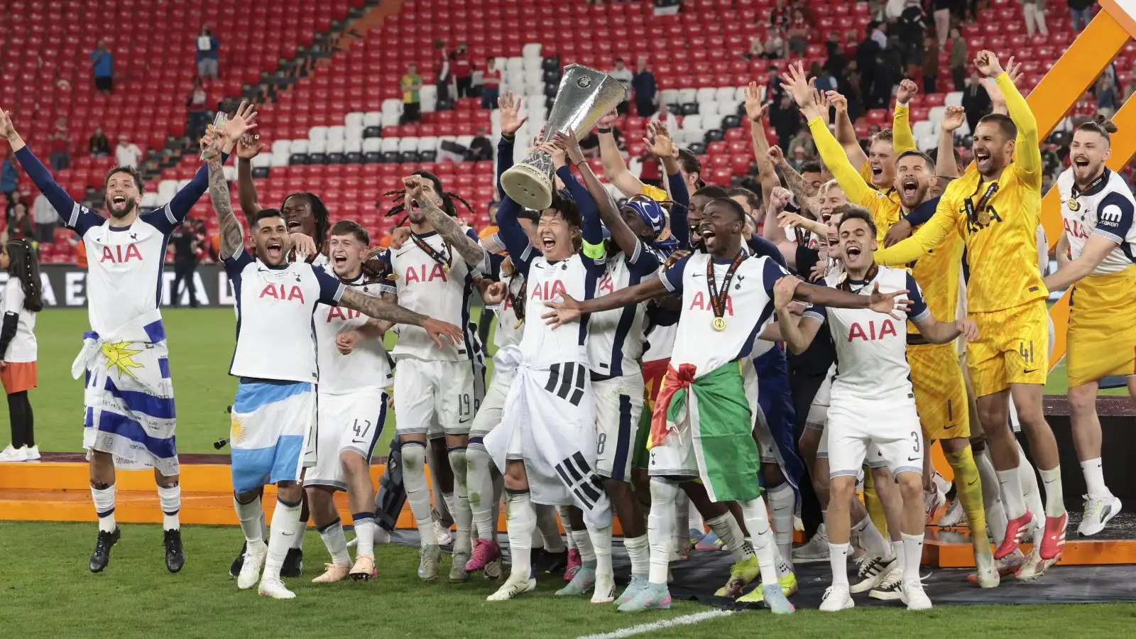 man-utd-need-‘open-heart-surgery’-as-spurs-crowned-‘tallest-dwarf’