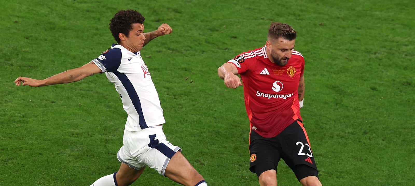 video:-luke-shaw-almost-in-tears-as-he-talks-to-andy-mitten-after-europa-league-debacle