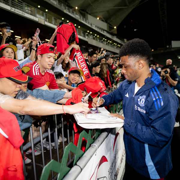 hong-kong-loves-united!