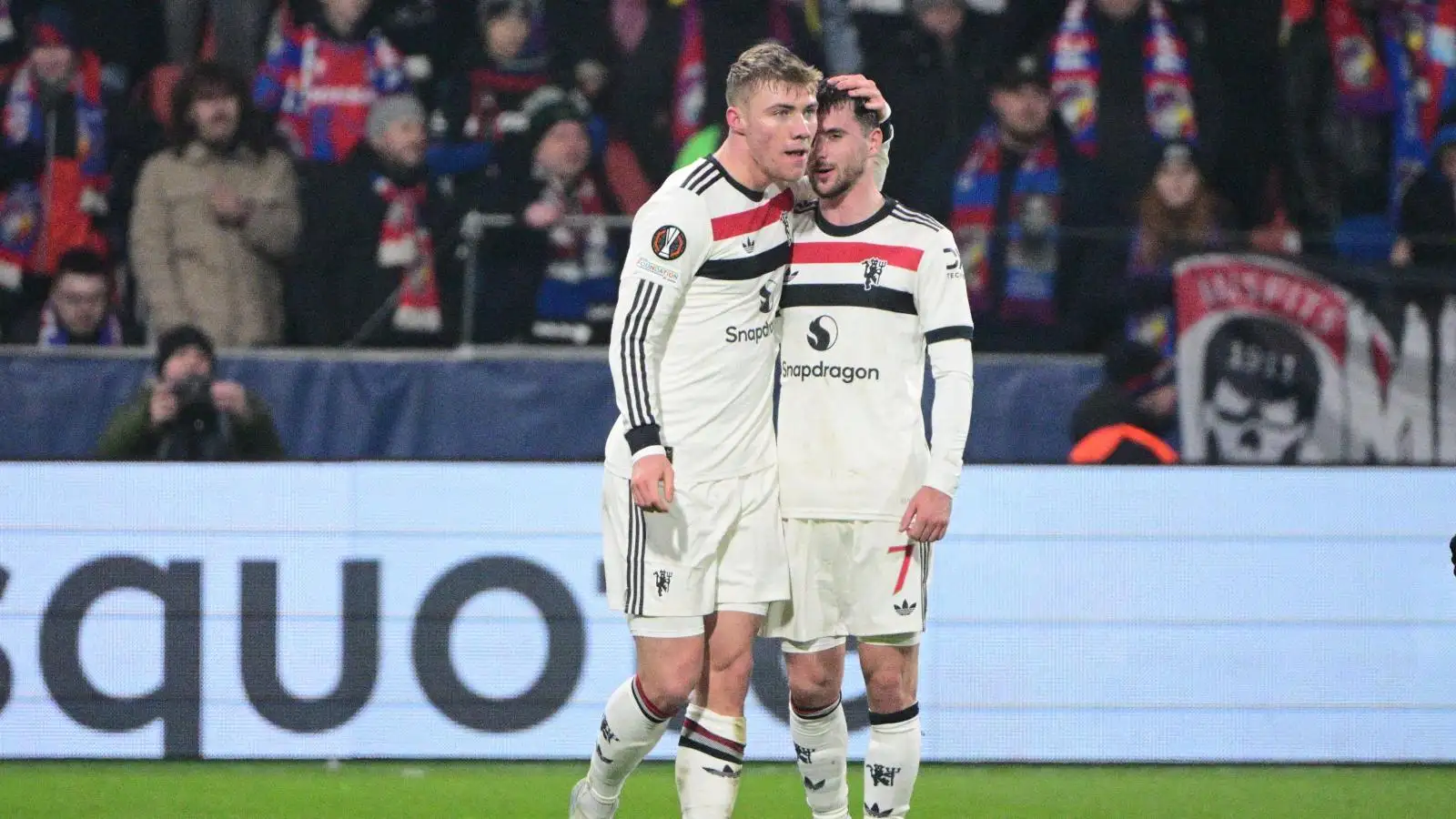 man-utd-duo-told-to-leave-for-‘sake-of-careers’-while-new-signing-‘won’t-be-enough’-for-amorim