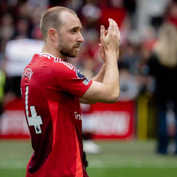 eriksen-joins-small-band-of-reds