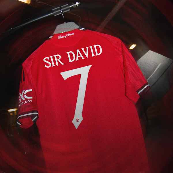 arise,-sir-david-beckham!