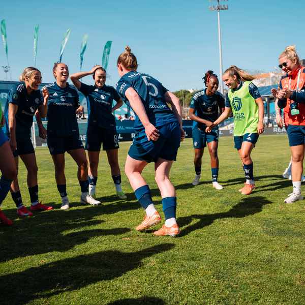 team-mates-pay-tribute-to-departing-aoife-mannion