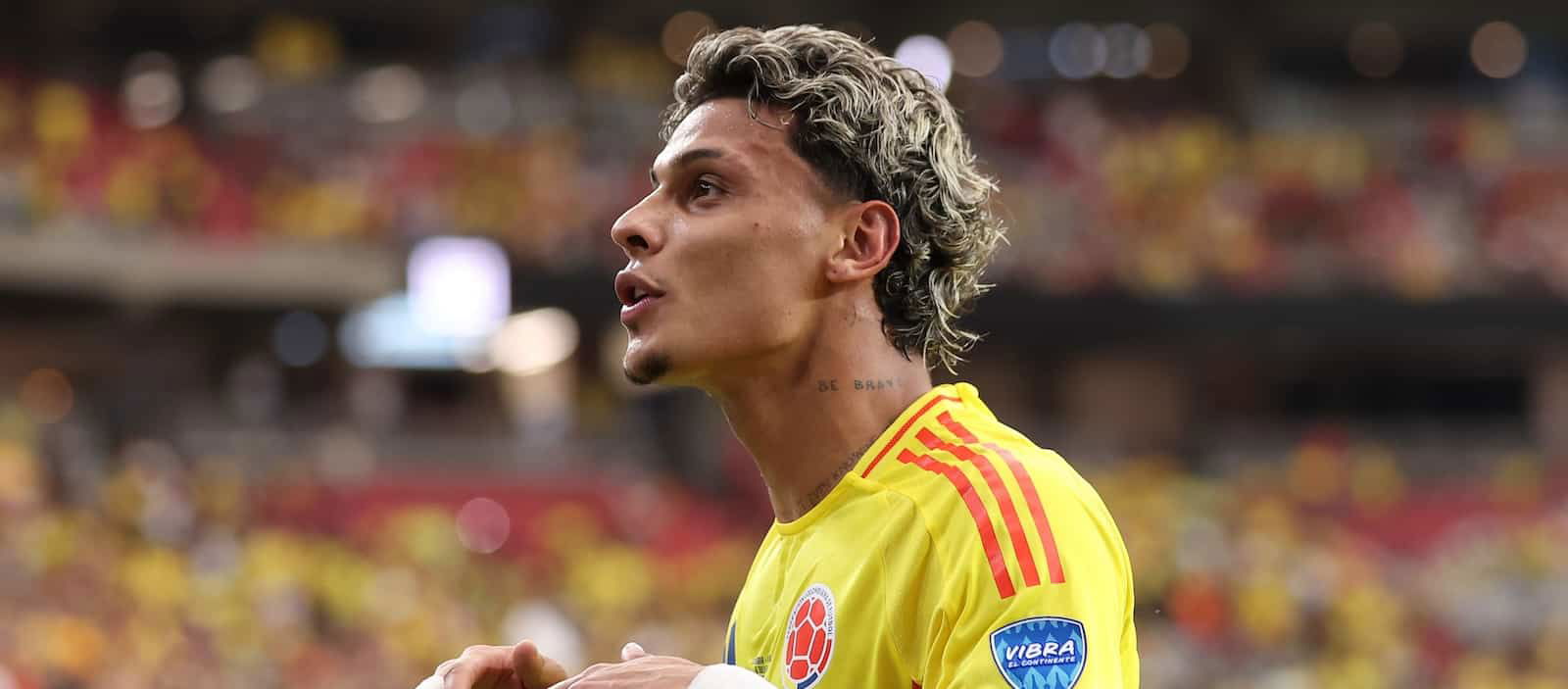 united’s-pursuit-of-club-world-cup-star-under-threat-as-benfica-bid-“competitive-package”-–-report