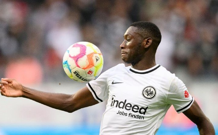 corsport-–-man-utd-are-now-‘calling’-club-to-steal-signing-of-44million-center-forward