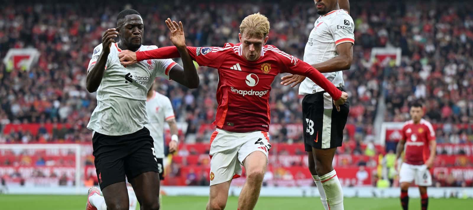 “they-think-so-highly-of-him”:-ex-united-man-backs-ball-hungry-starlet-to-succeed-at-club-despite-strong-loan-exit-rumours