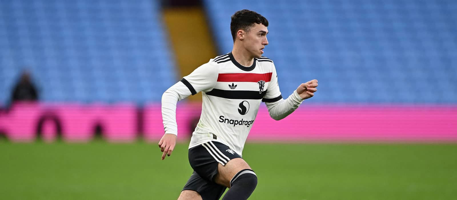 “highly-talented”-united-youngster-set-for-loan-move,-ineos-sister-club-a-likely-destination-–-report