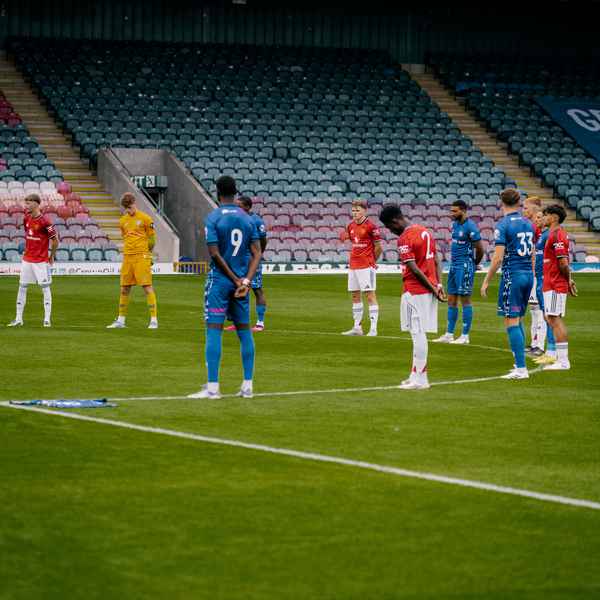 united-and-rochdale-remember-joe-thompson