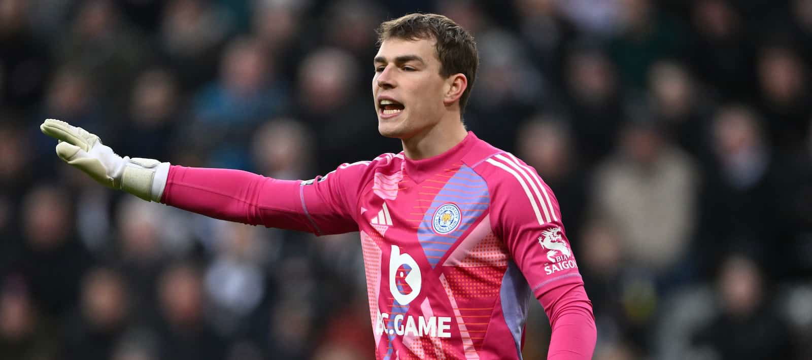 pl-rivals-have-stolen-a-march-on-united-for-highly-coveted-shot-stopper-earmarked-as-onana’s-replacement-–-report