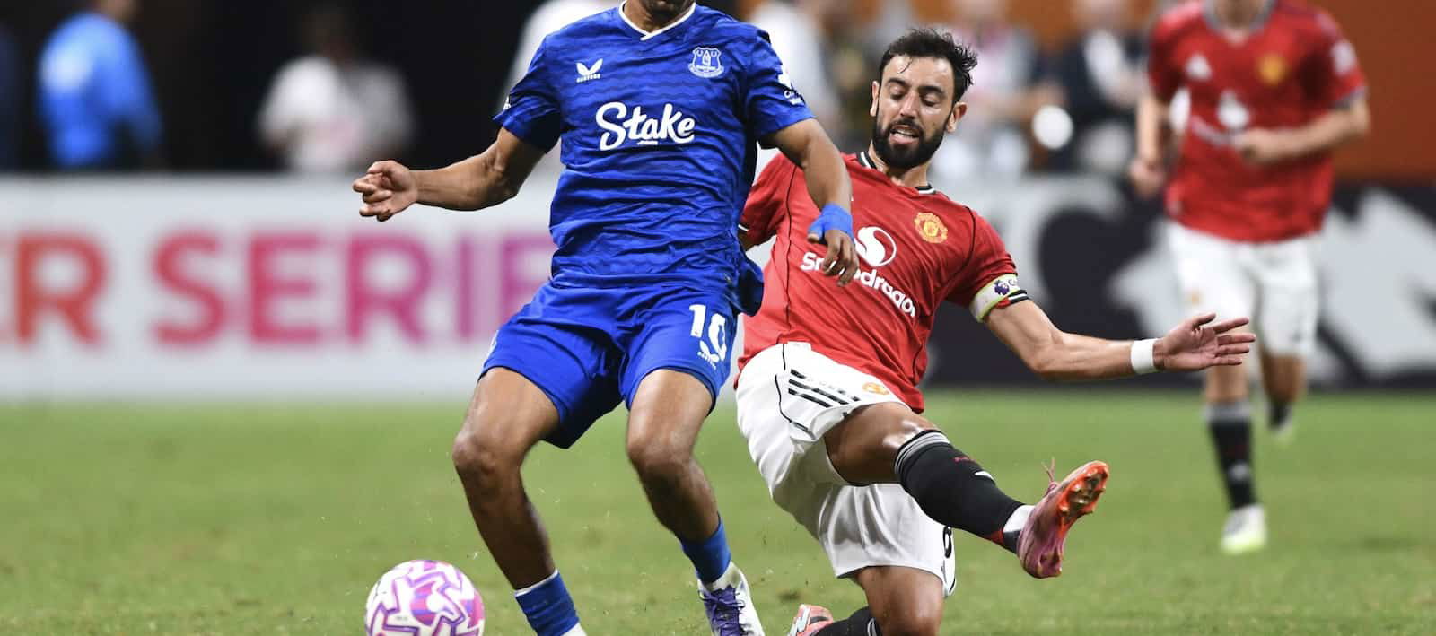 video:-“a-little-bit-lazy”:-united-star-blasts-team’s-effort-in-disappointing-2-2-draw-with-everton